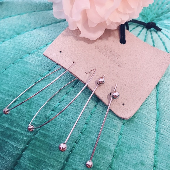 NWT Urban Outfitters 2Pack Earrings - Picture 5 of 6